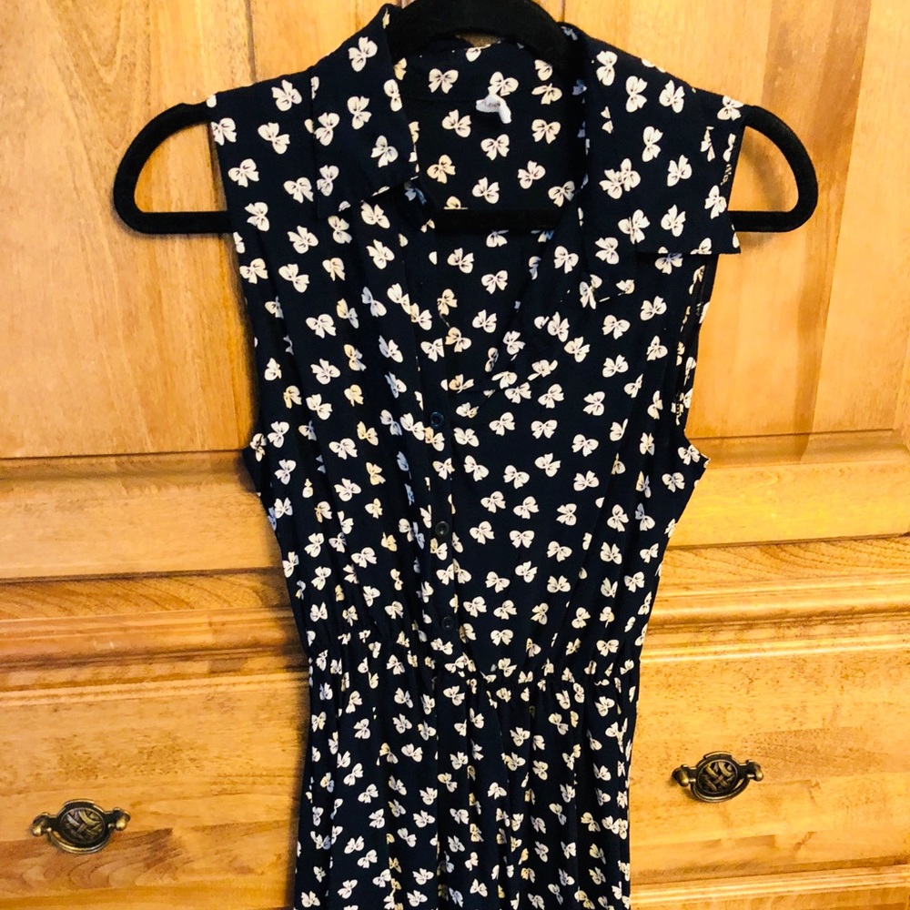 Cute flowers dress. Worn one time